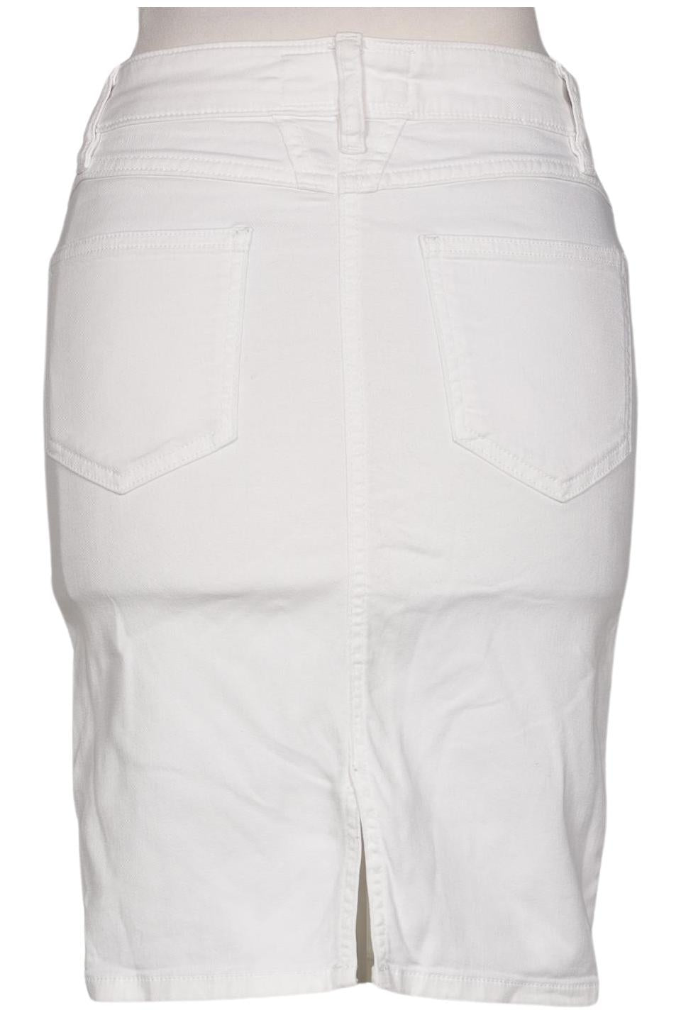 Closed Skirt White Size 26 3