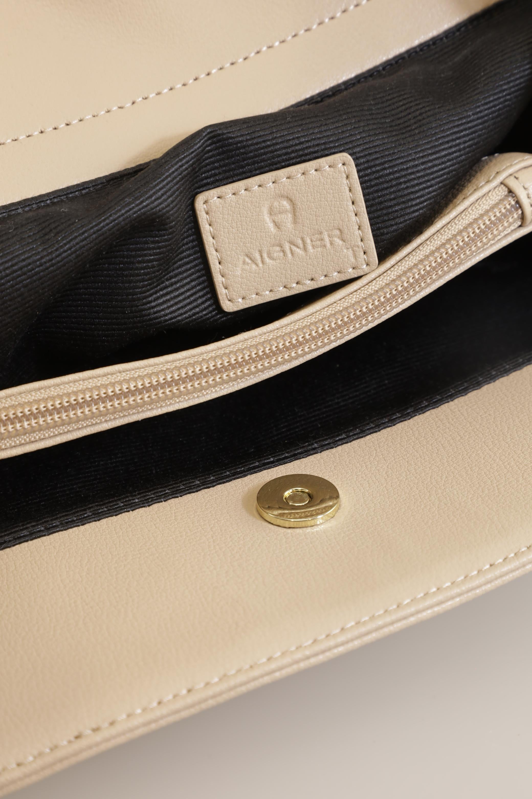 aigner-damen-handtasche-gross-leder-beige-77fca695-f605-4e36-a5f3-67ada33aa184-image-2