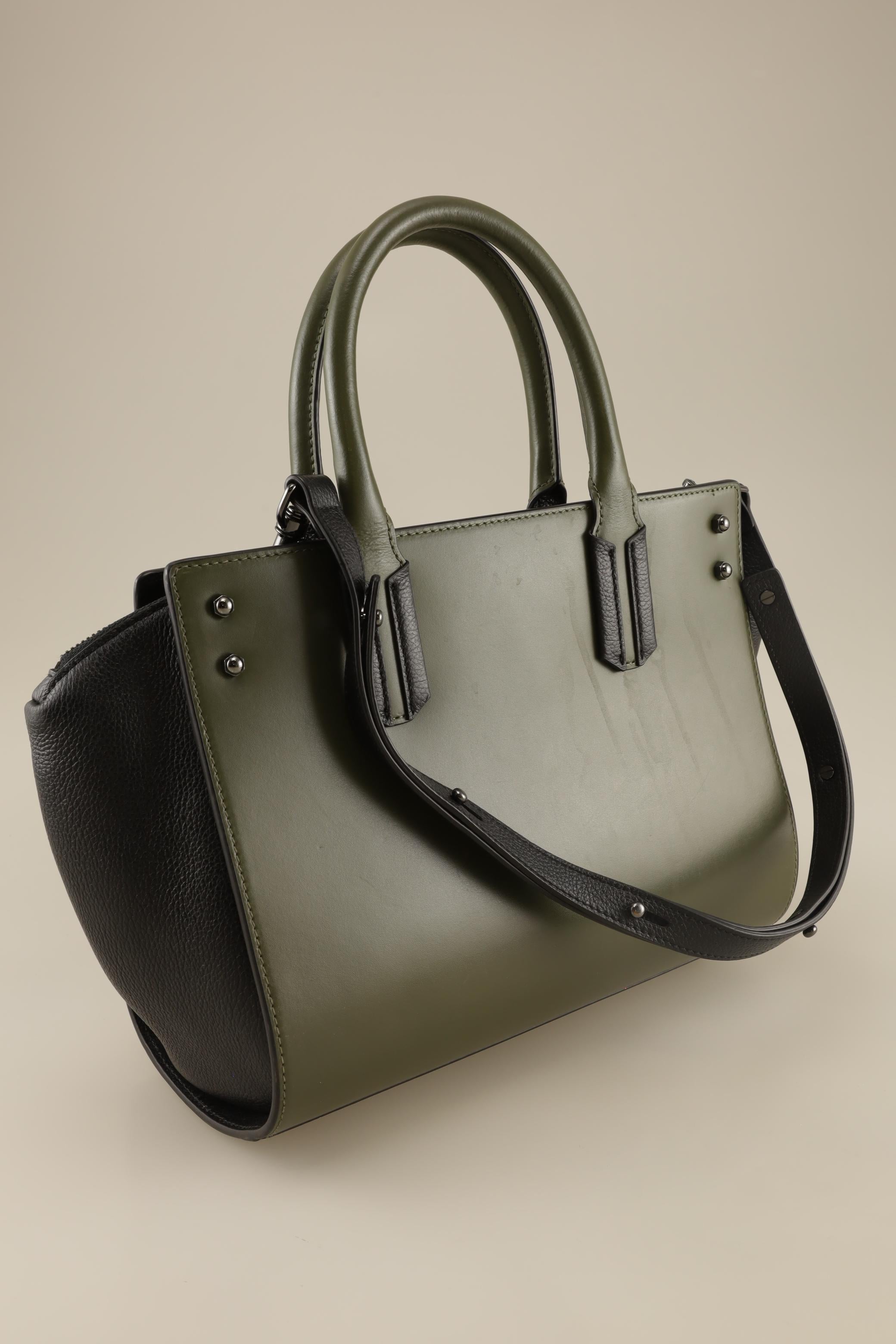 aigner-damen-handtasche-gross-leder-grun-8a56fe51-82ce-484e-bf94-8b0160f3ed90-image-1