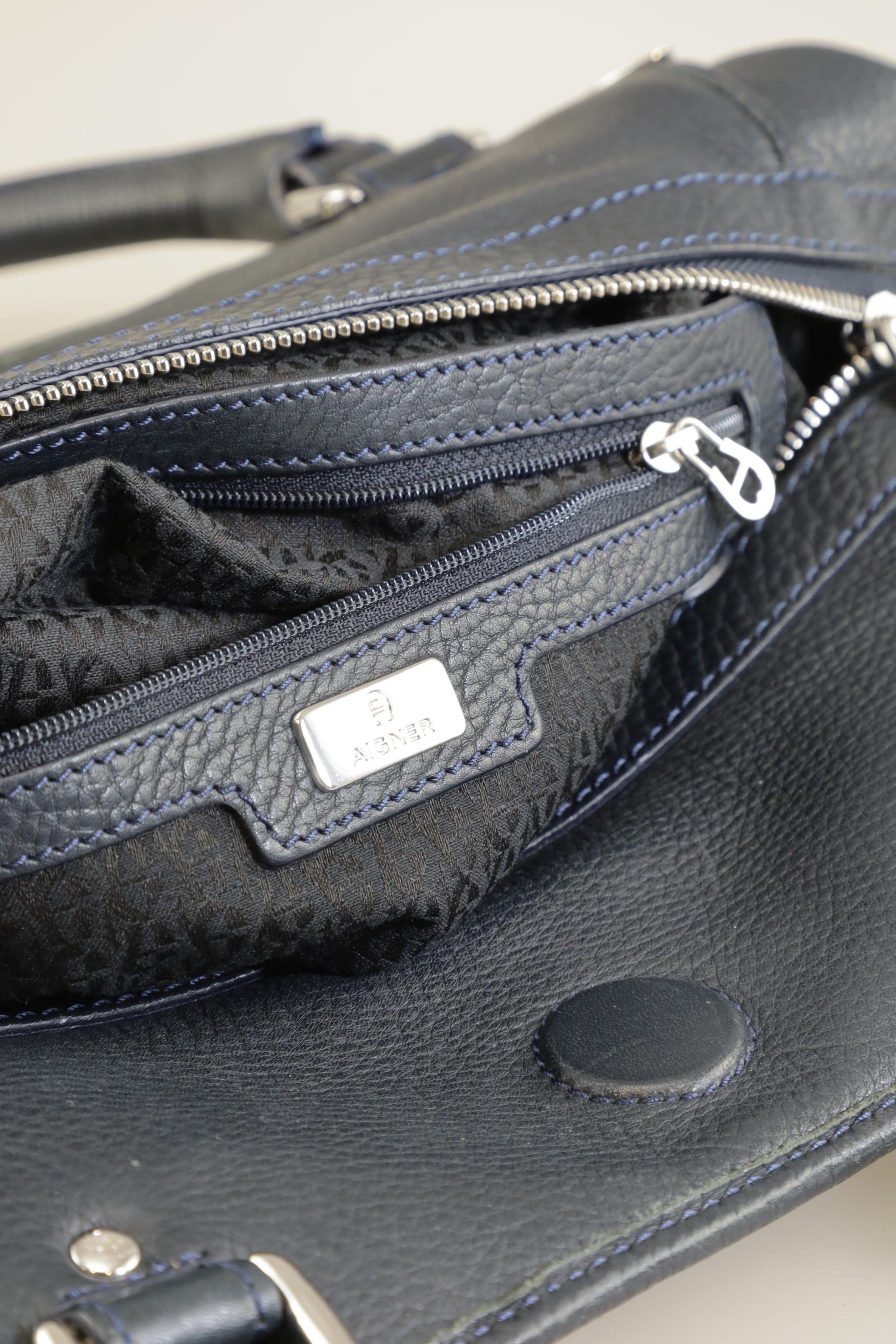 aigner-damen-handtasche-gross-leder-marineblau-ace6ad1e-4cb9-41c4-a70e-b81d6c3e239f-image-2