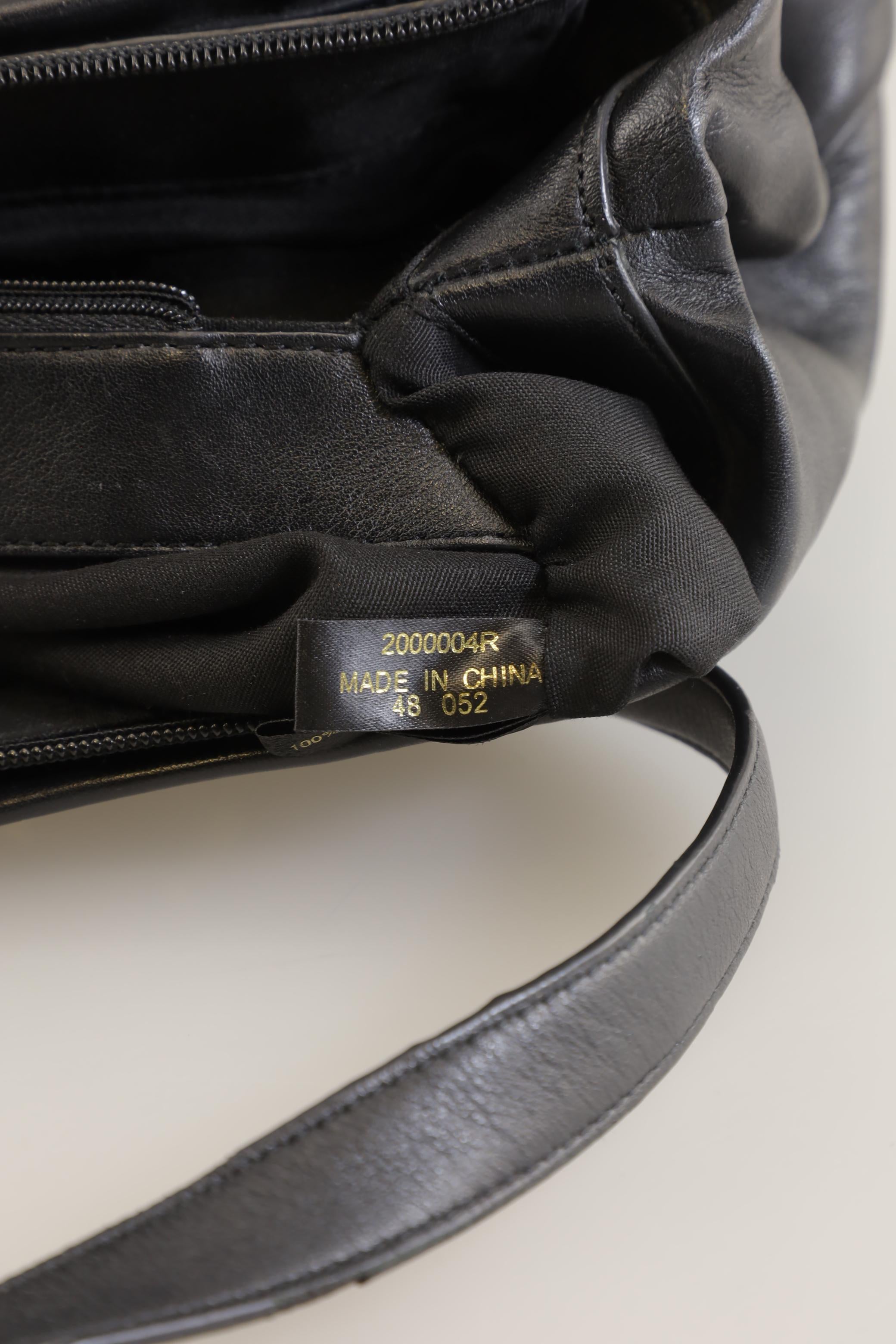 aigner-damen-handtasche-gross-leder-schwarz-278f28b9-1a3a-4d69-8fd0-2f3737031e3f-image-2