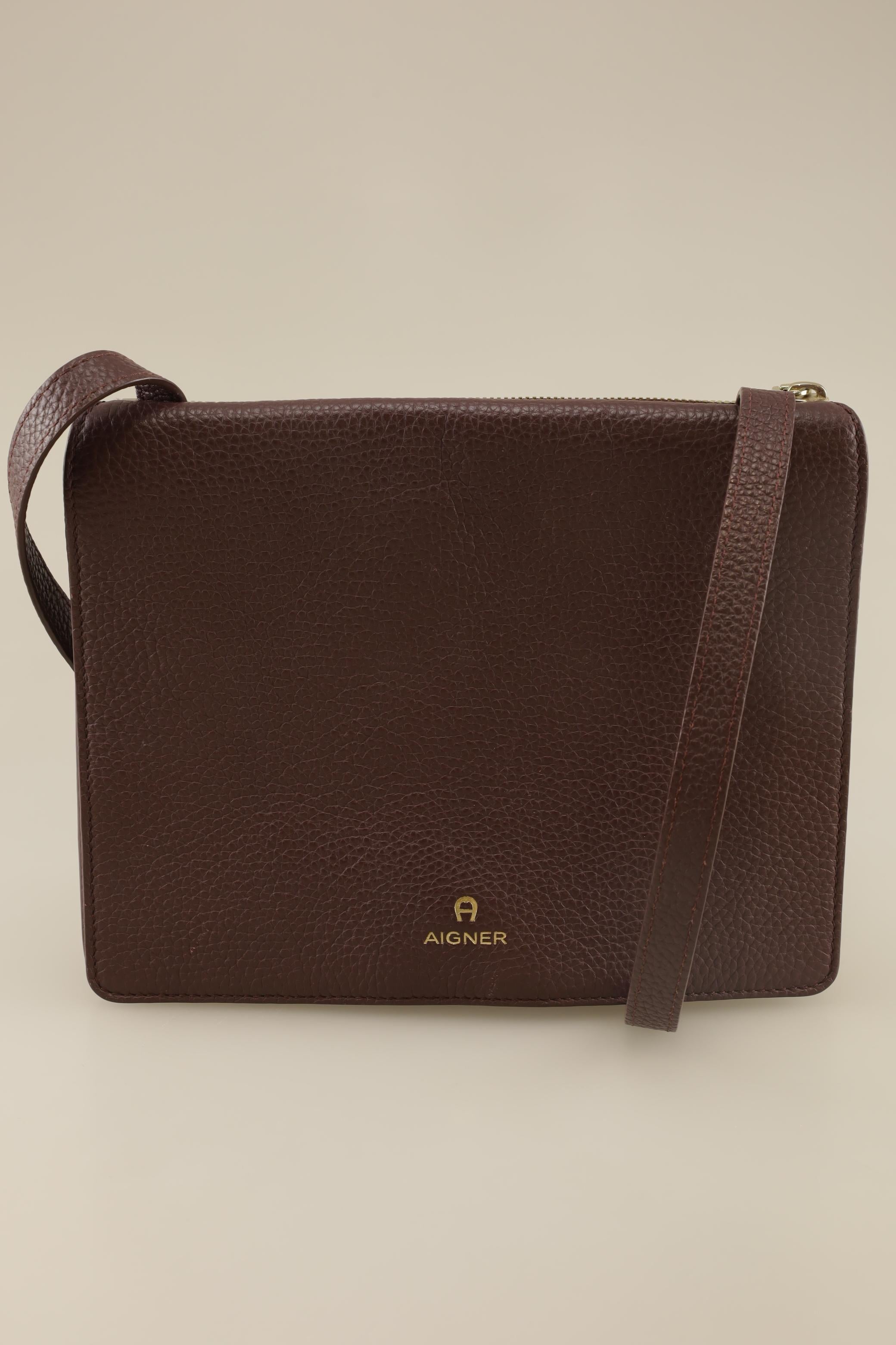 aigner-damen-handtasche-klein-leder-braun-e5c0ec91-2008-41b2-b8b1-6fb988f62756-image-0