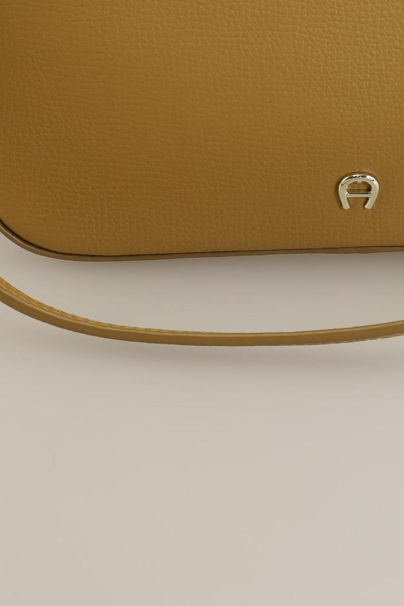 aigner-damen-handtasche-klein-leder-gelb-d446ce4d-3343-4dff-8118-c49e3be50279-image-3
