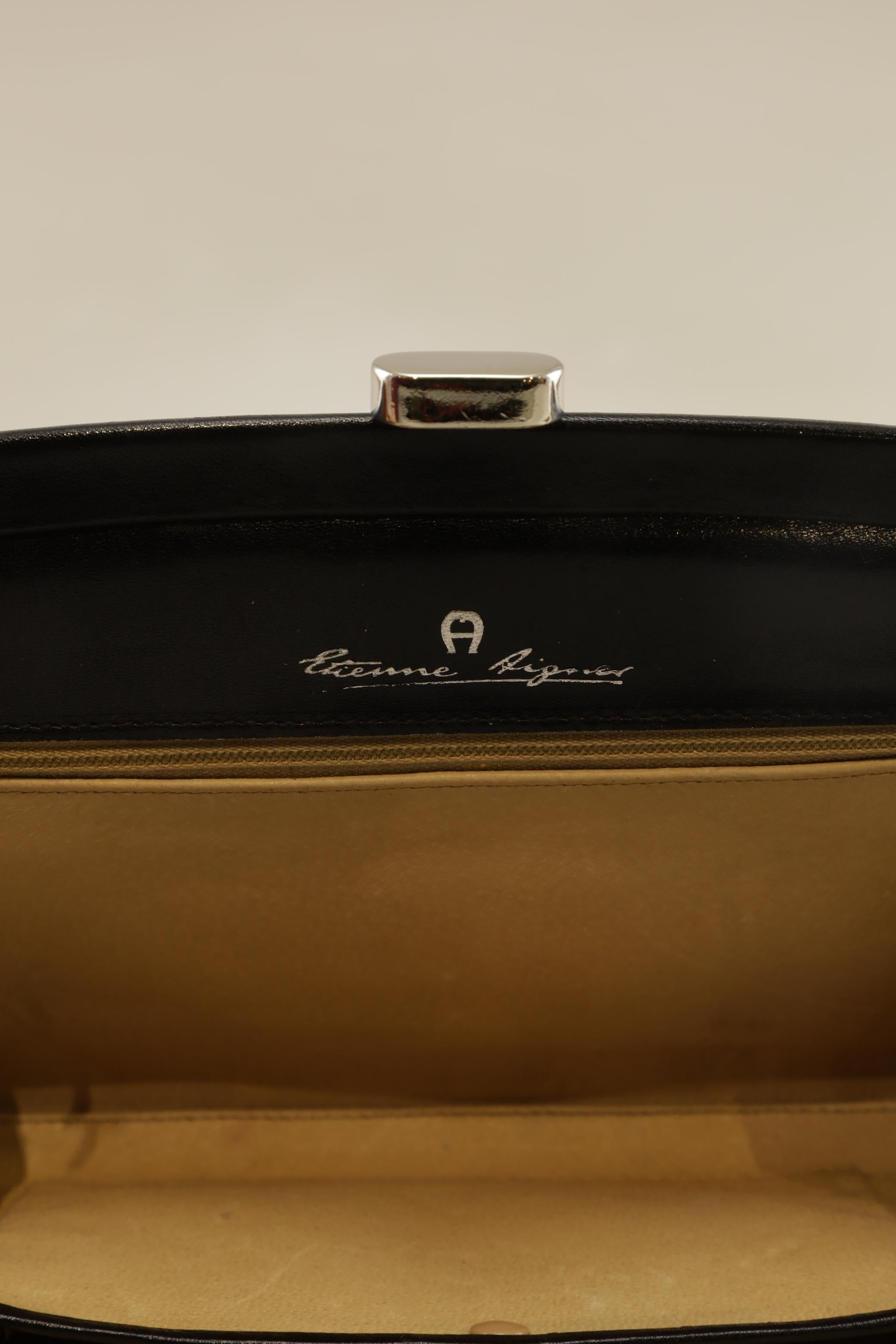 aigner-damen-handtasche-klein-leder-schwarz-b4ac390b-2f1c-486e-a939-0f3529230bd3-image-2