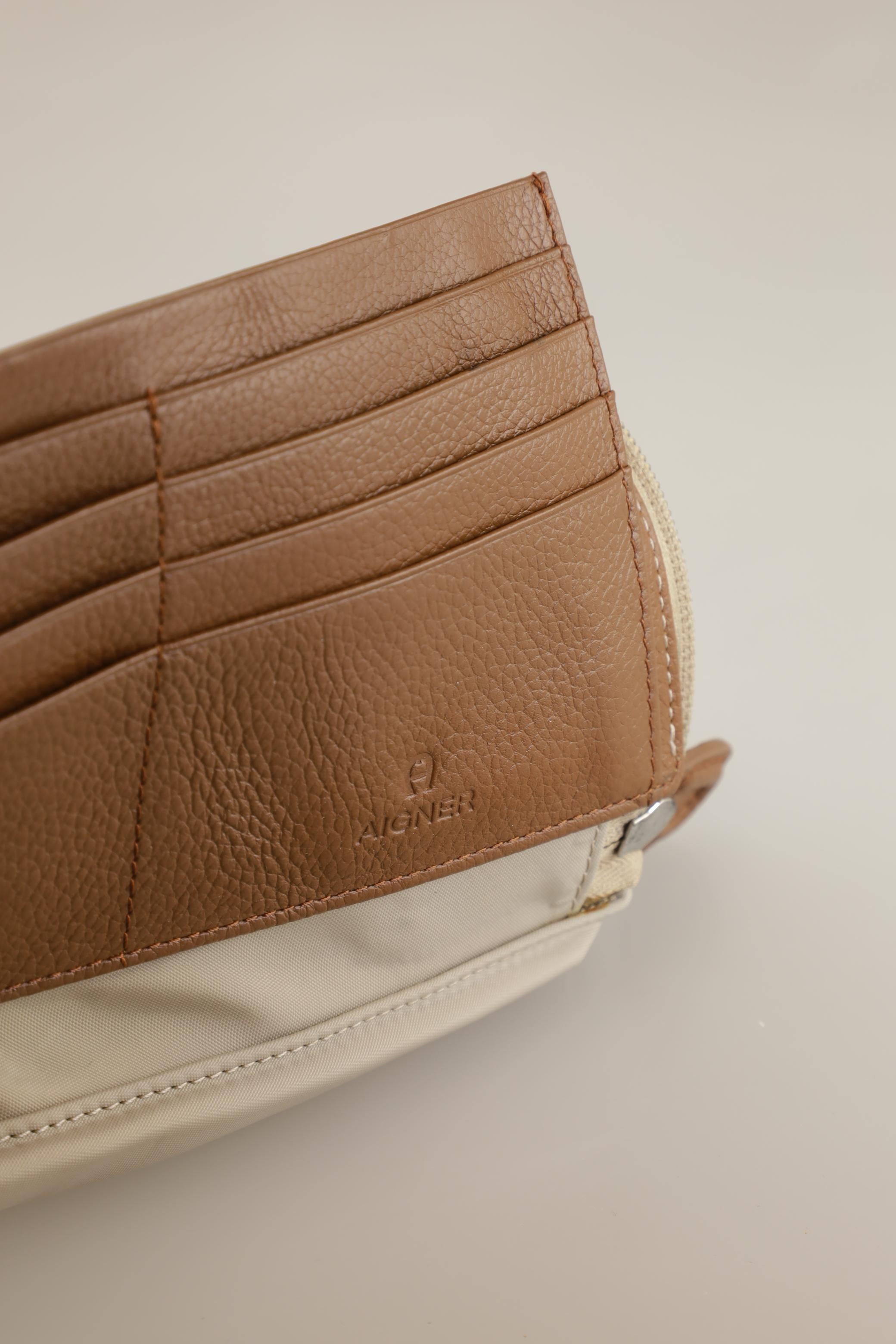 aigner-damen-portemonnaie-beige-2f06370d-fba9-40c5-89b0-4c151bc1359c-image-2