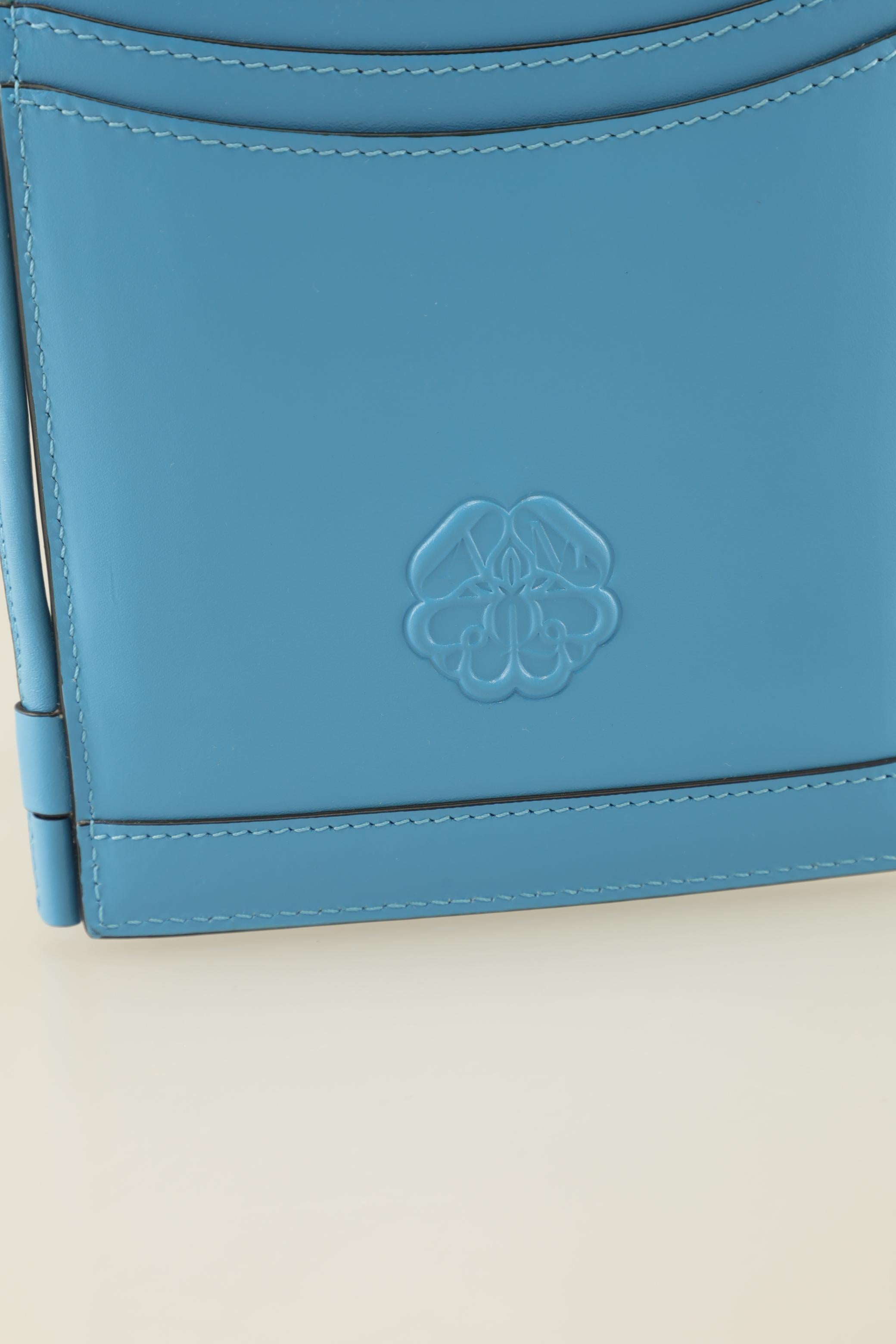 alexander-mcqueen-damen-handtasche-klein-leder-blau-5104c447-efea-4832-a0f4-c0cfbe4a09e3-image-3