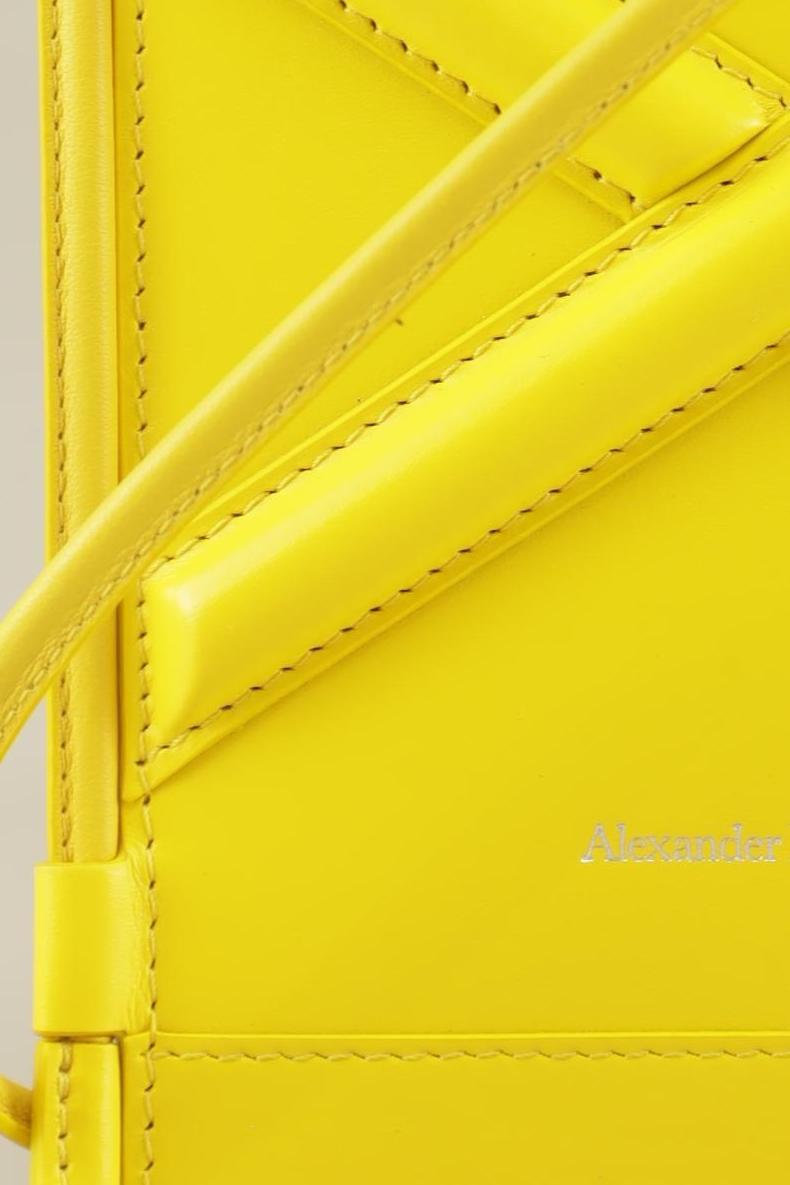 alexander-mcqueen-damen-handtasche-klein-leder-gelb-3e147b10-dac0-4e85-bf98-6d008dbb7d4d-image-4