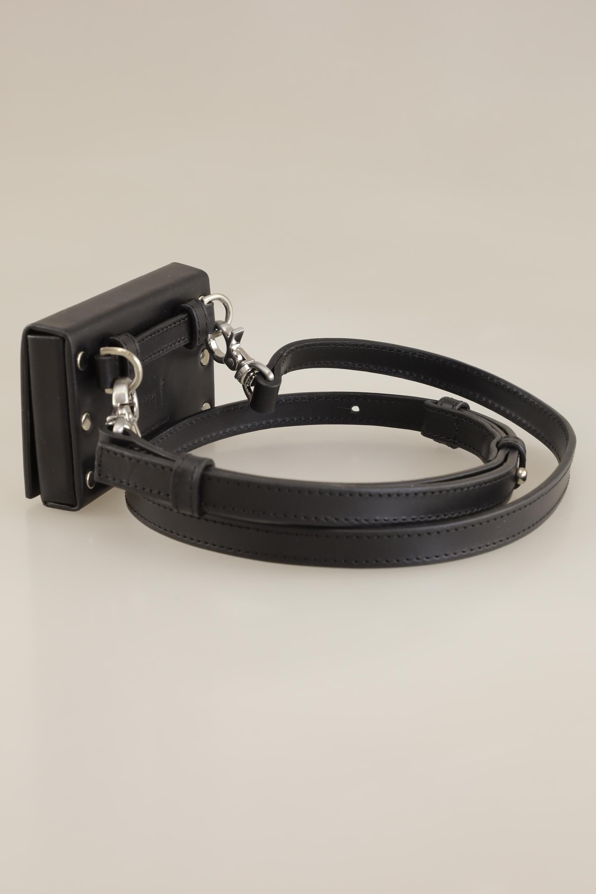 ami-damen-handtasche-klein-leder-schwarz-d02e6ec7-035c-49bd-ae96-6decf729000a-image-1