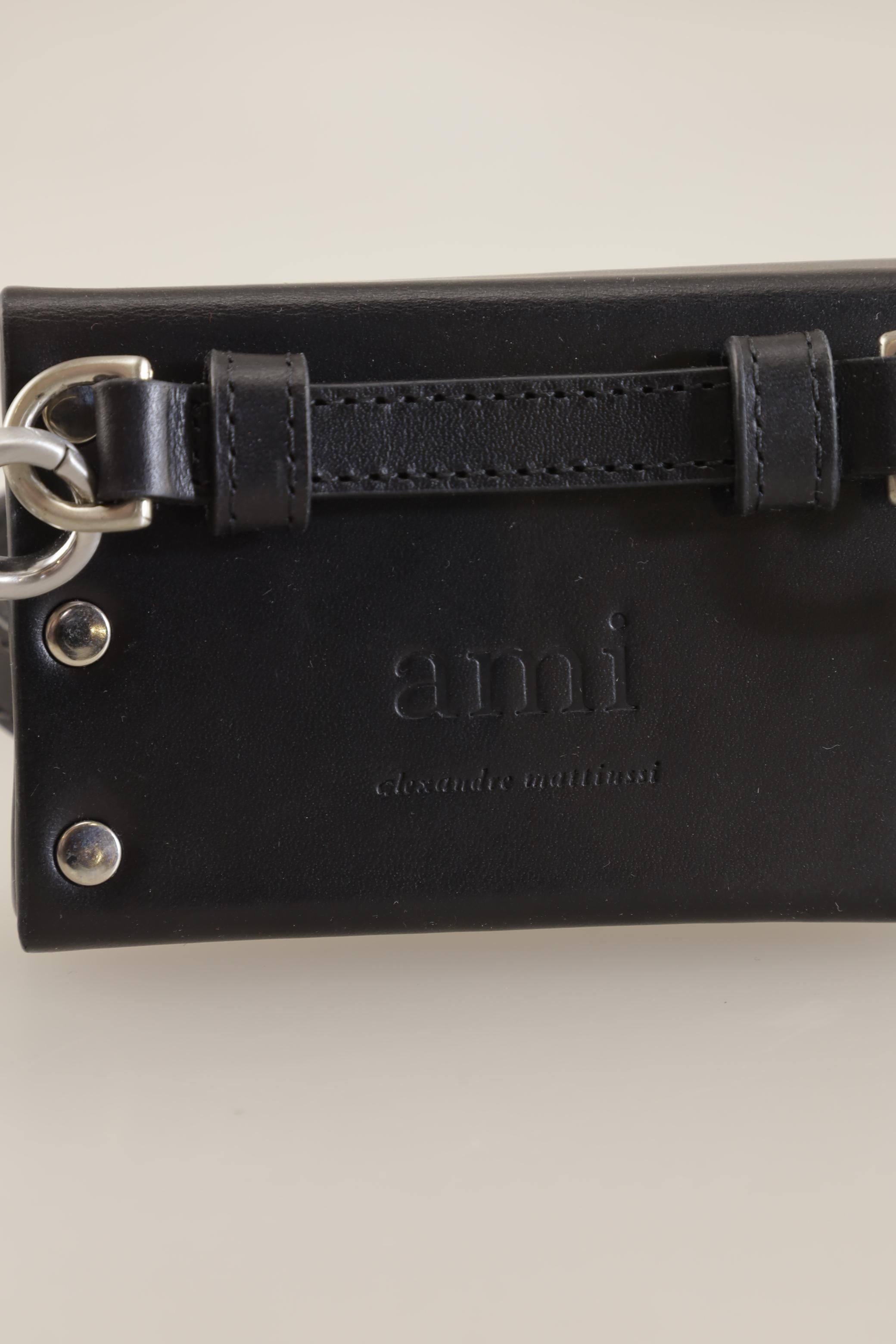 ami-damen-handtasche-klein-leder-schwarz-d02e6ec7-035c-49bd-ae96-6decf729000a-image-3