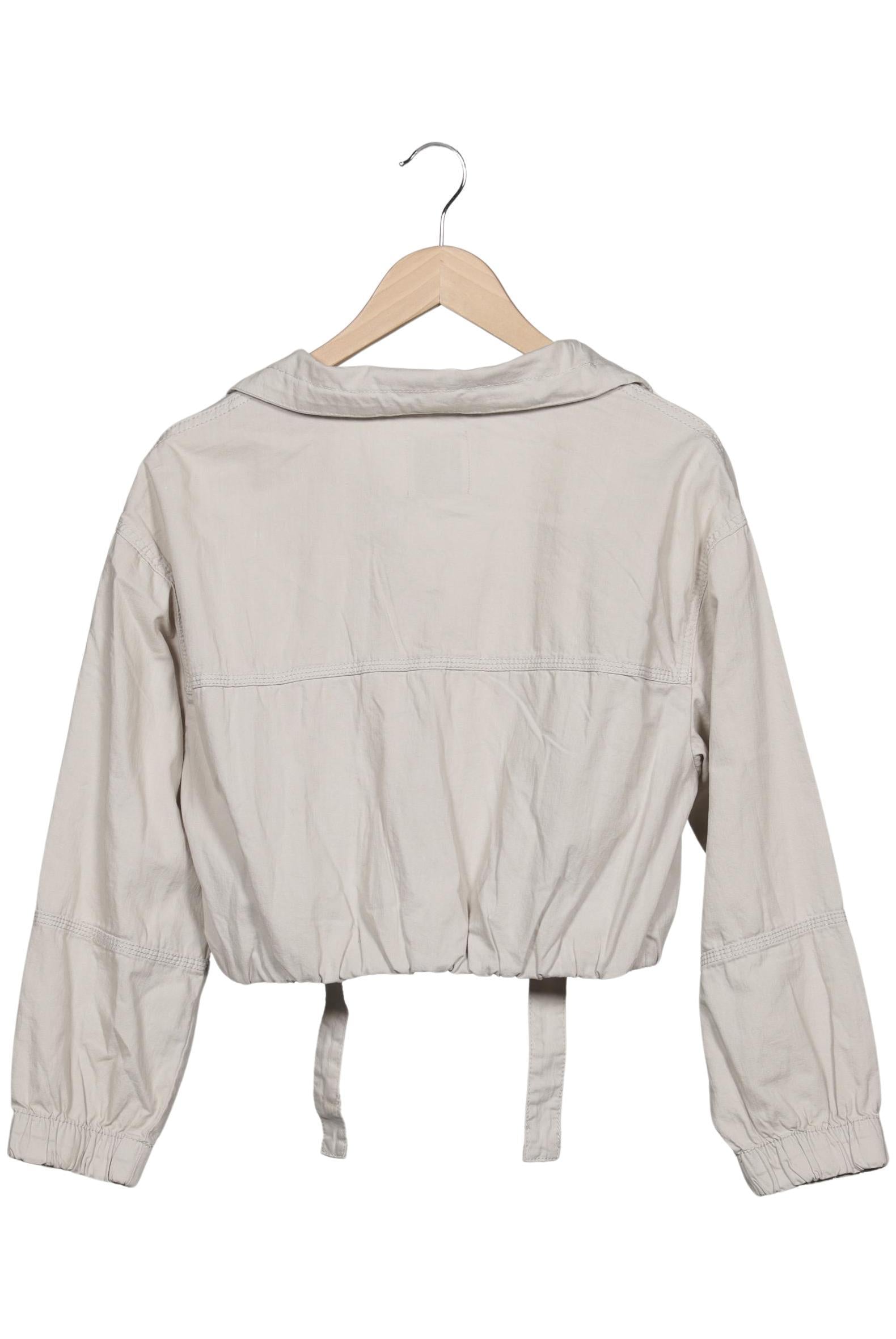 bershka-damen-jacke-beige-2b94d92a-ab14-4e19-864a-7a6192ec6c05-image-1