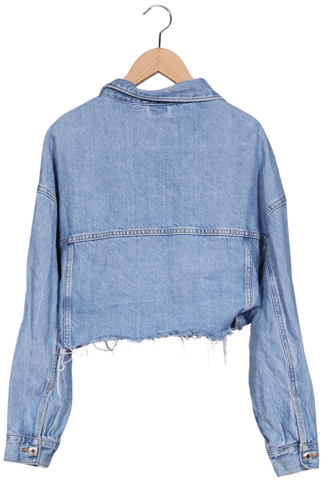 bershka-damen-jacke-hellblau-c55f0e7a-74a5-478d-a9d7-93c60b1a64ab-image-1