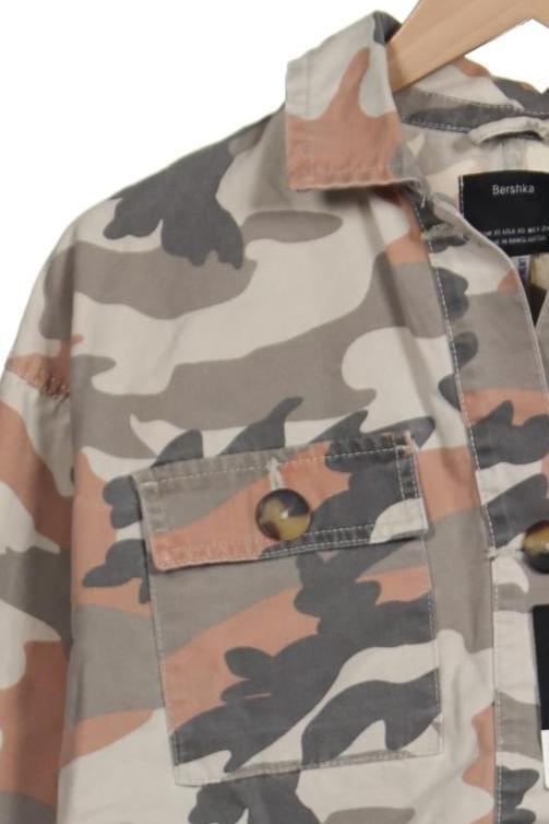 bershka-damen-jacke-mehrfarbig-f5695a75-91cf-443e-b297-3e48383a3c0f-image-2