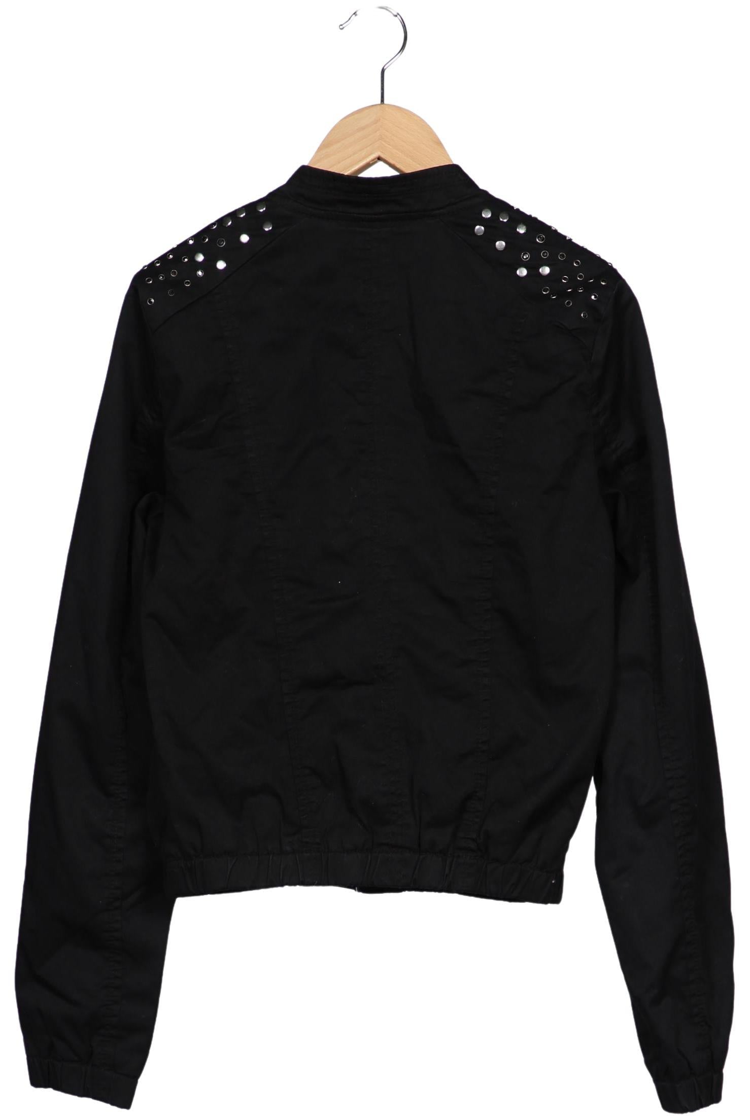 bershka-damen-jacke-schwarz-42e398c5-1d5a-4cf6-9bf0-8dda83be414b-image-1