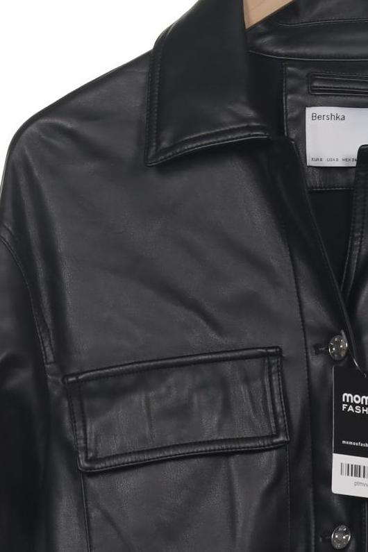 bershka-damen-jacke-schwarz-82a9a8ad-fdd2-42ff-9833-994f407ae4b0-image-2