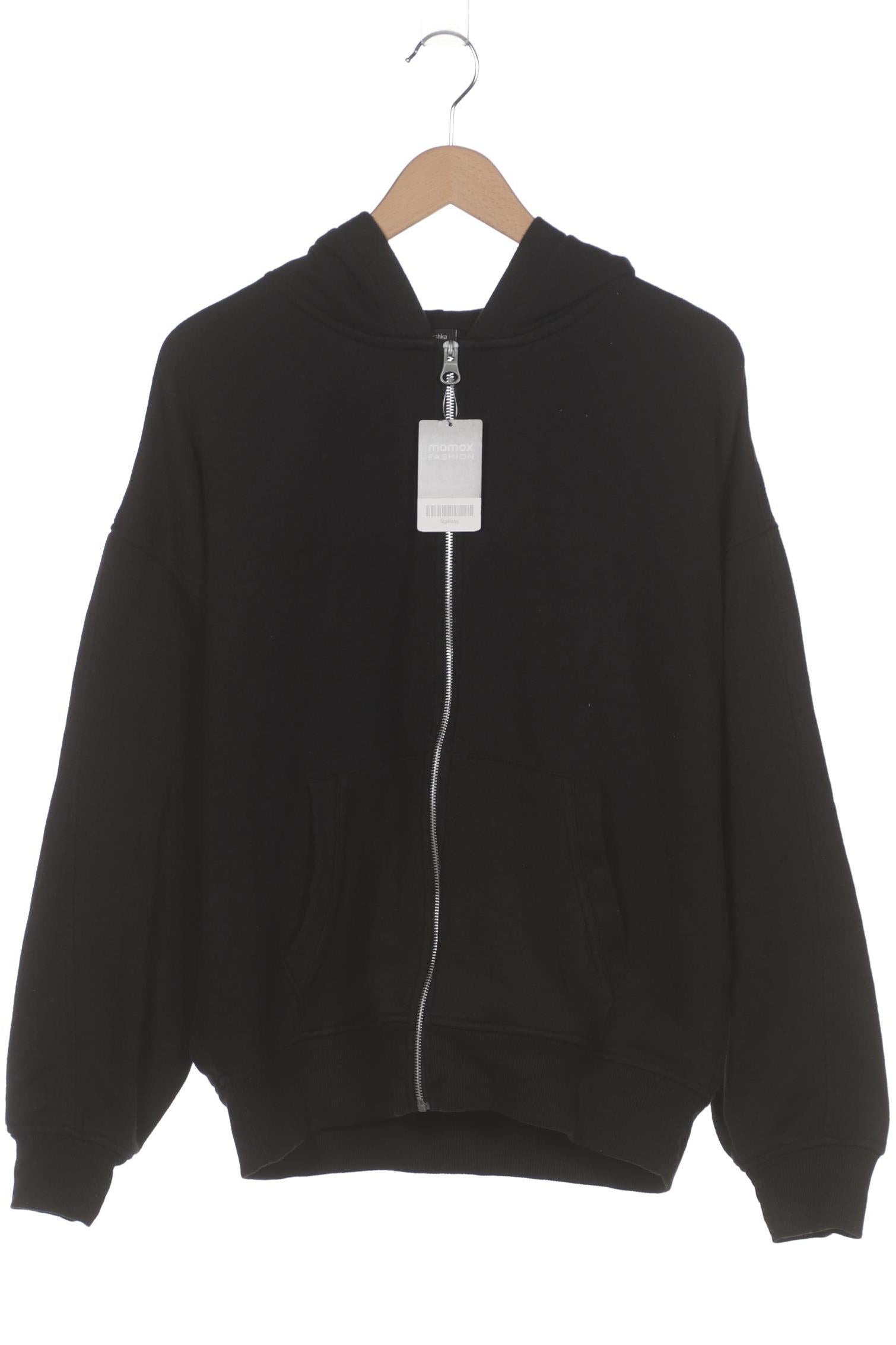 bershka-herren-kapuzenpullover-schwarz-82981bed-a9bf-4175-9605-c58004edf41c-image-0