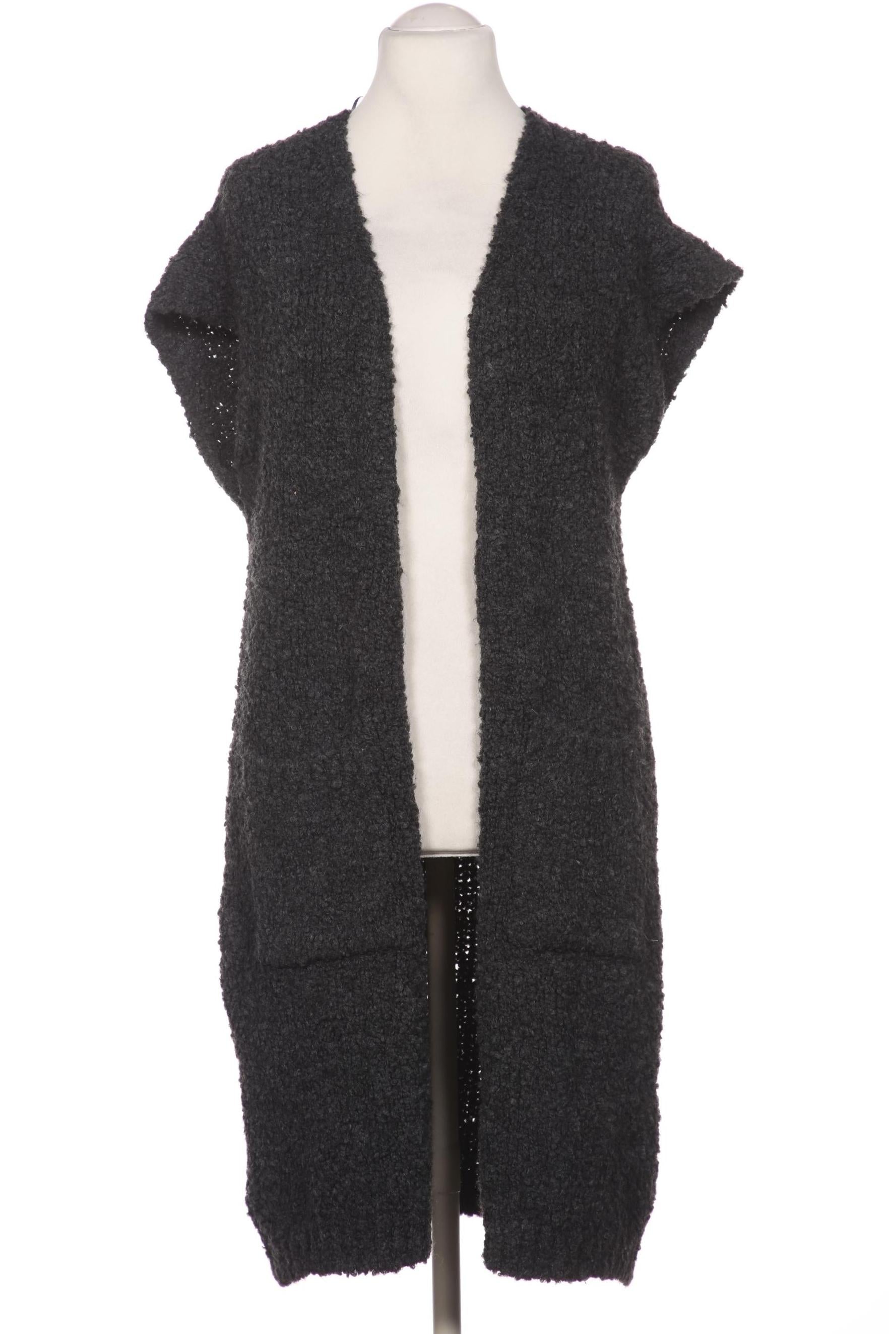 cartoon-damen-strickjacke-grau-e56f7904-40a9-4616-89a6-7680df4b73bc-image-0