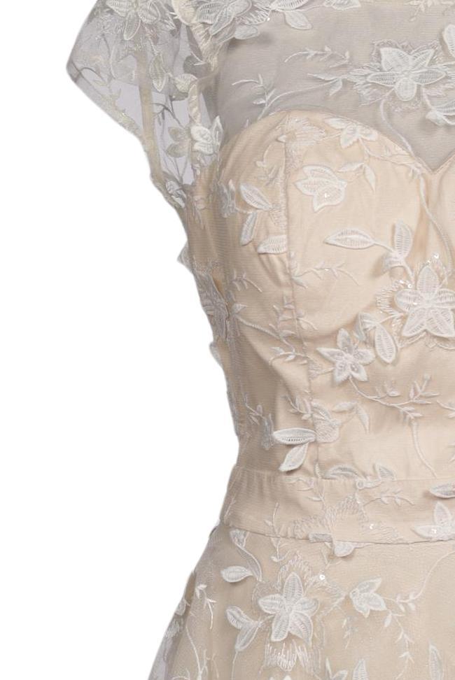 chi-chi-london-damen-kleid-cremeweiss-6641a03f-e02b-4890-95d4-f8468869f004-image-2
