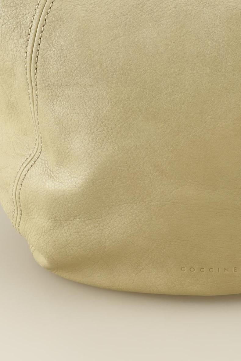 coccinelle-damen-handtasche-gross-leder-beige-43ab1f1a-7f83-4b46-97a7-9e120b261906-image-5