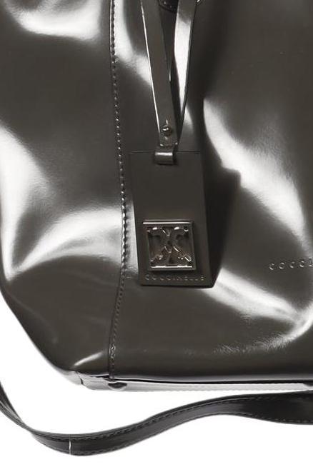 coccinelle-damen-handtasche-gross-leder-grau-16494b80-e202-48f6-97b8-a1e60f82152d-image-2