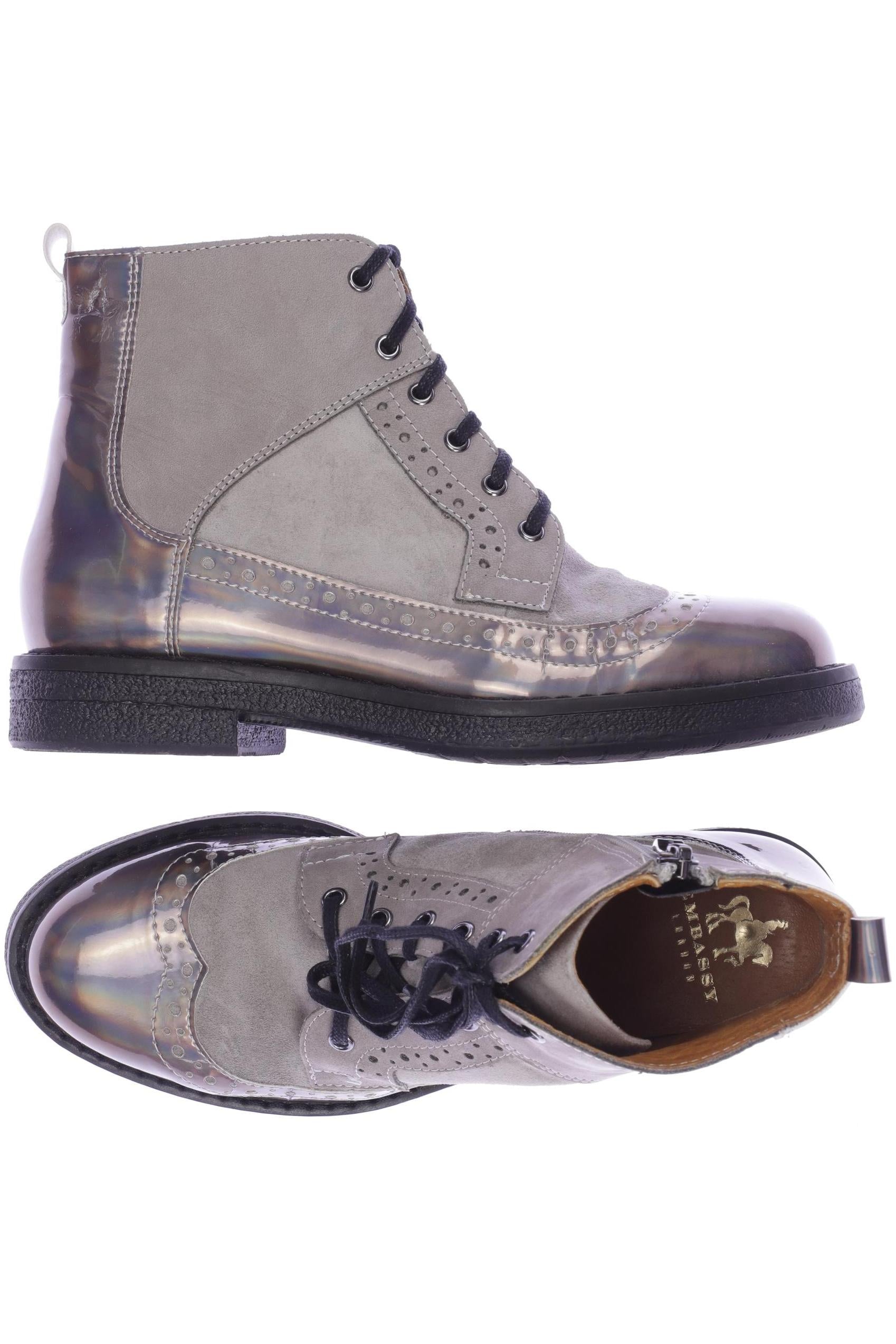 embassy-of-bricks-and-locks-damen-stiefelette-grau-05106a5f-ea15-499b-b829-ea5c47189e98-image-0