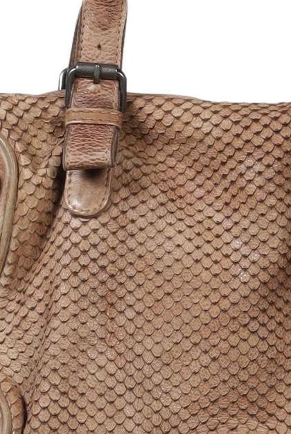 fredsbruder-damen-handtasche-gross-leder-beige-36f31edc-158c-4fcb-9964-4d2bf2da60d7-image-2