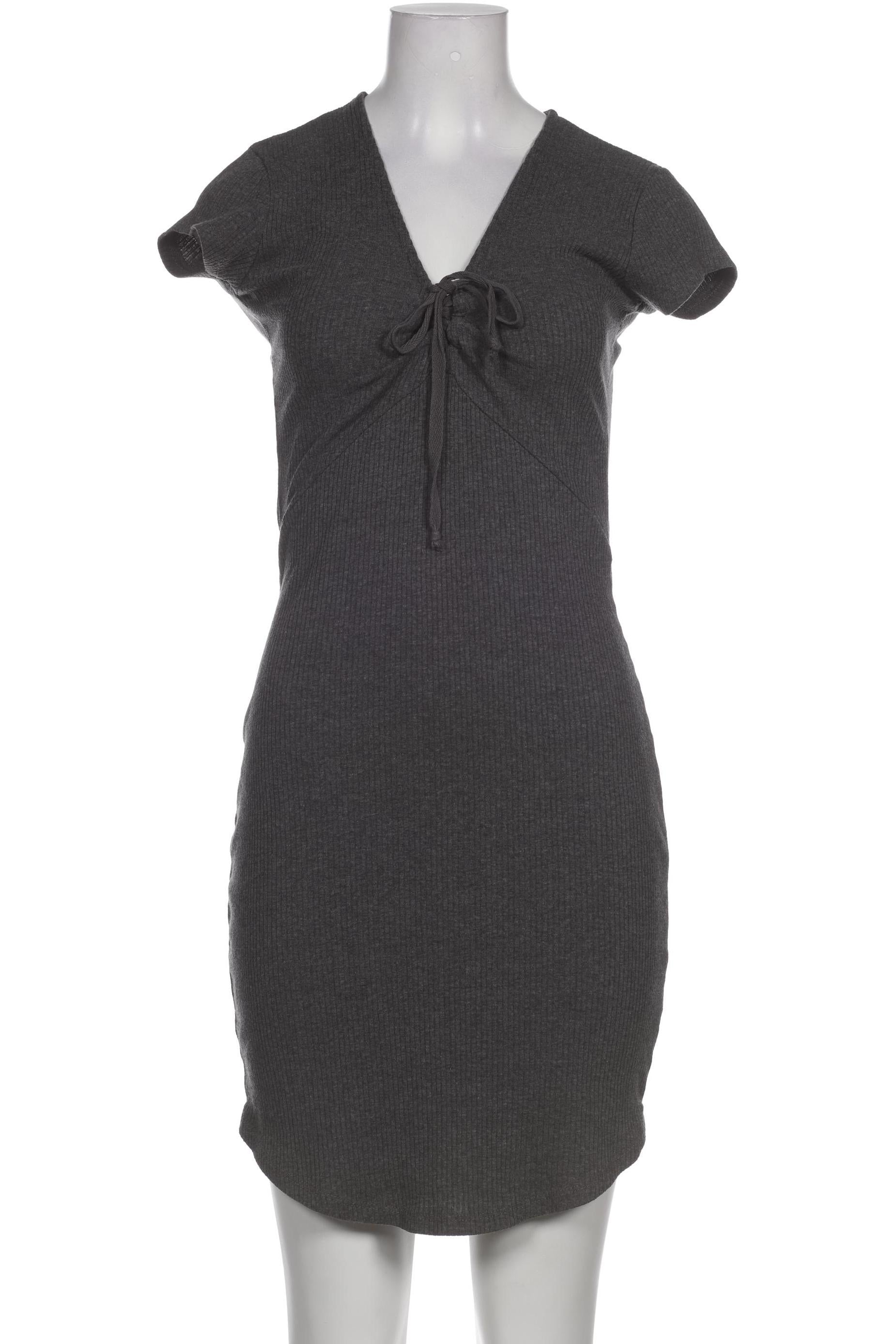 gina-tricot-damen-kleid-grau-dbeac88f-c828-4d78-8949-74ba0d0c5d2e-image-0