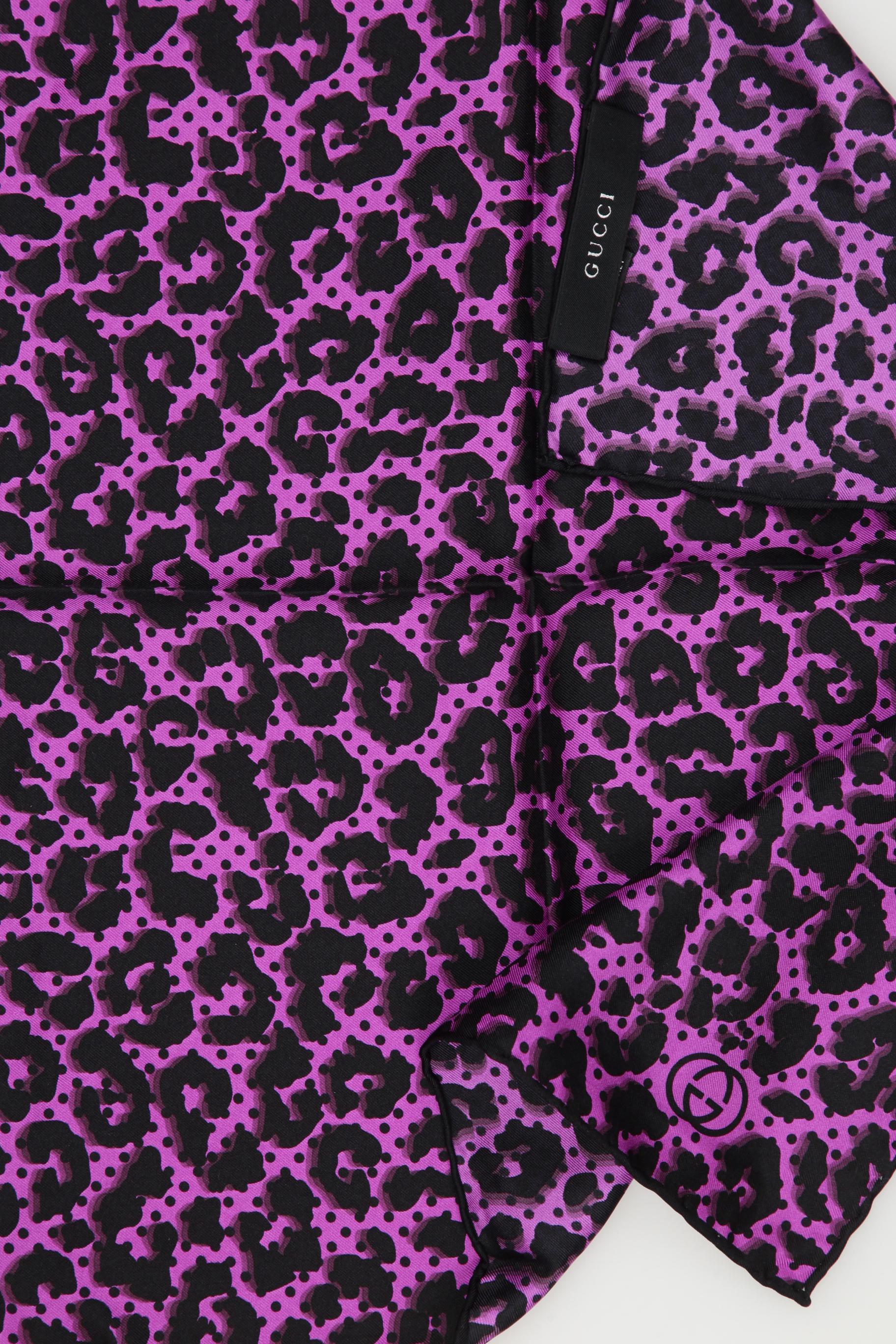 gucci-damen-schal-oder-tuch-pink-b5d718f2-9f32-41be-a6ef-5e7f6180806a-image-1
