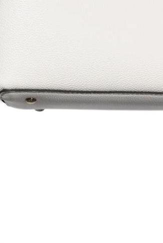 guess-damen-handtasche-gross-weiss-ba6fba02-d43d-4c46-a074-36f0aa9c424e-image-2