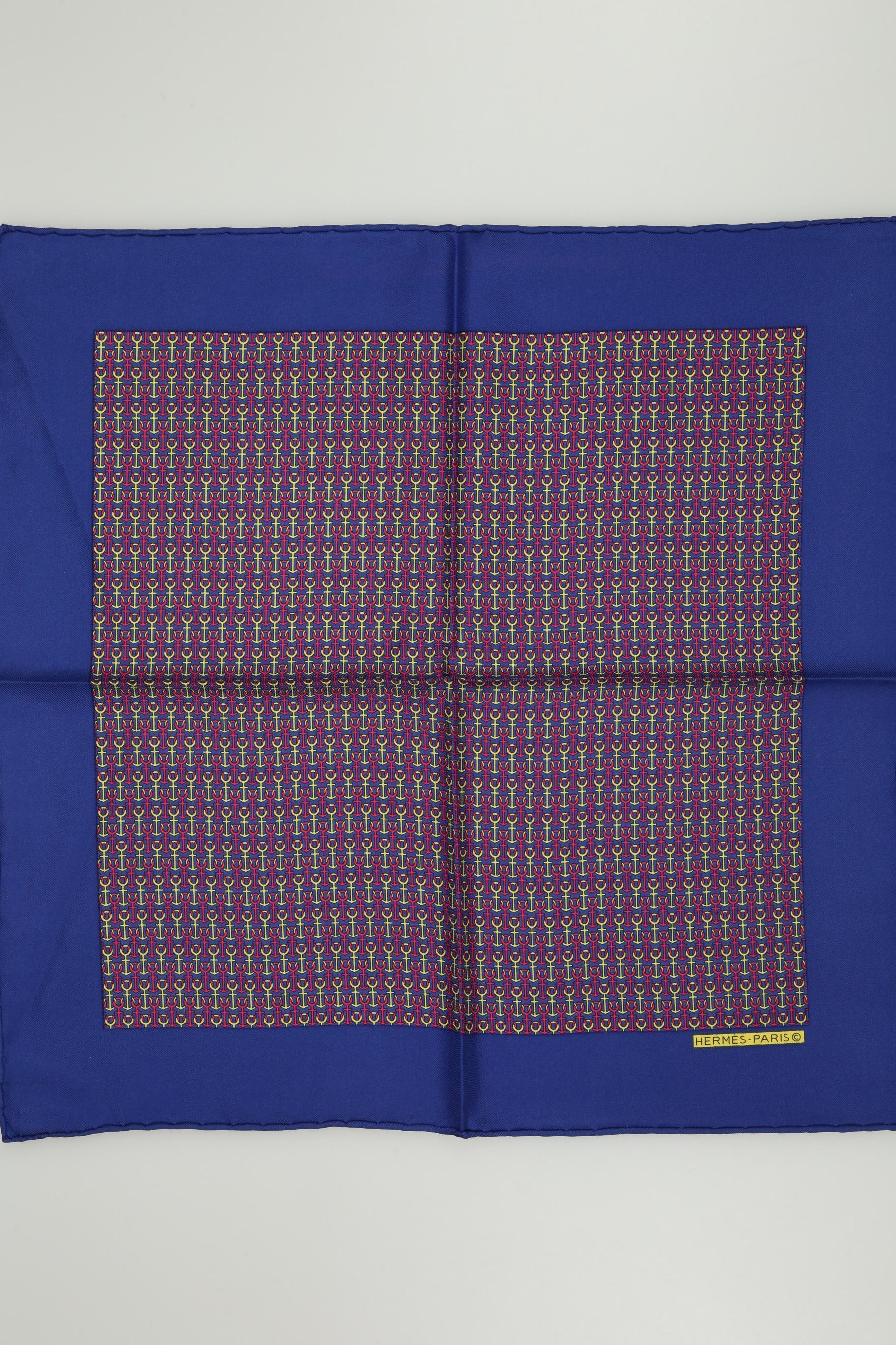 hermes-damen-schal-oder-tuch-blau-613231ee-3cfc-43ad-bbba-ea0b5dfe977b-image-1