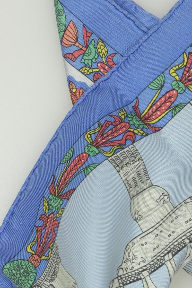 hermes-damen-schal-oder-tuch-blau-c1e399de-d702-45fd-a1b7-46e7fe8d0629-image-3