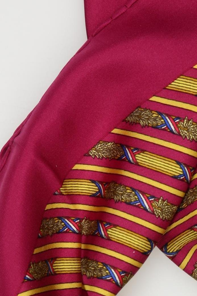 hermes-damen-schal-oder-tuch-bordeaux-12e047a1-ca68-46f4-b52a-dbbe95f0b341-image-3