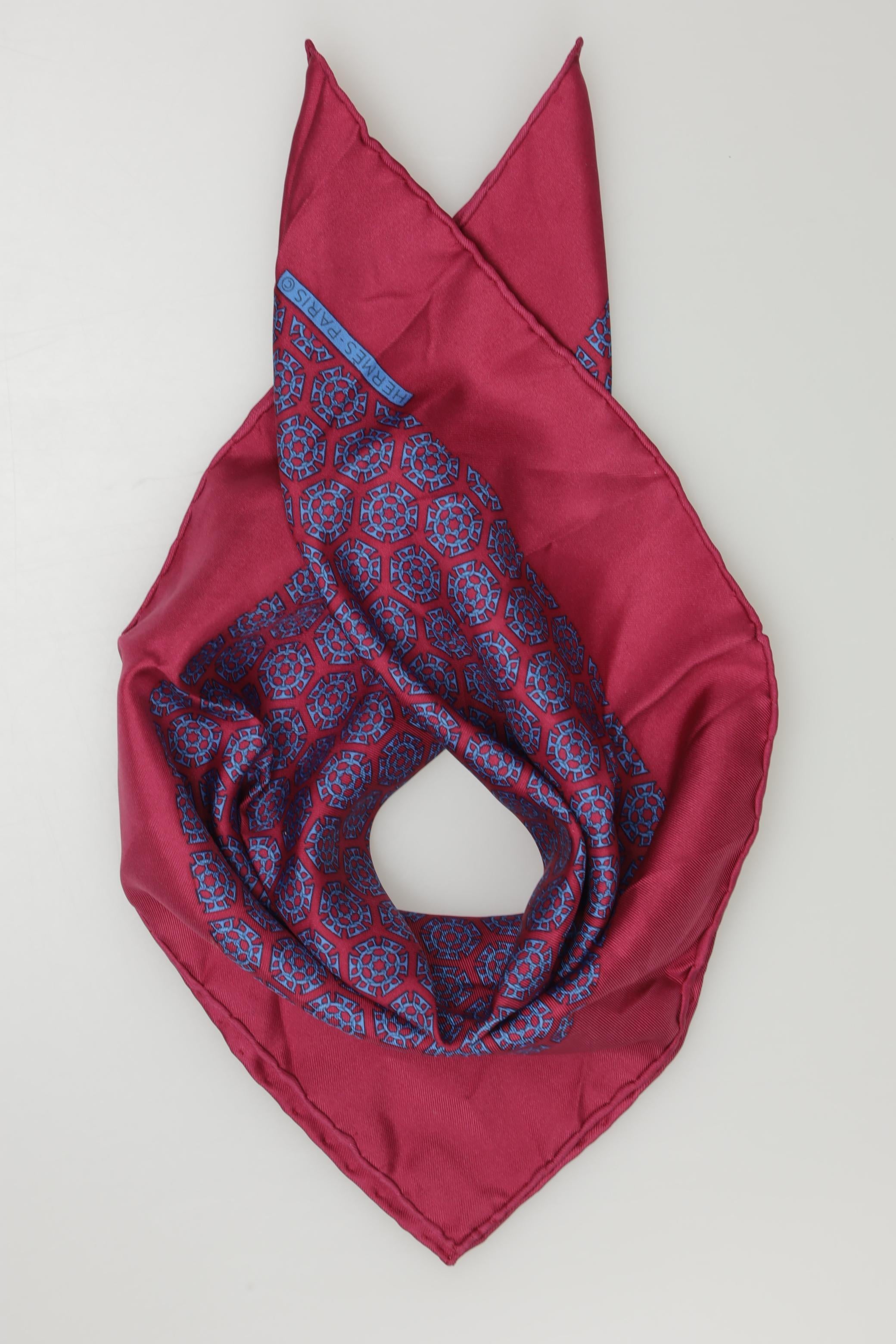 hermes-damen-schal-oder-tuch-bordeaux-52009e38-dc40-4863-bbe7-b37e23671f10-image-0