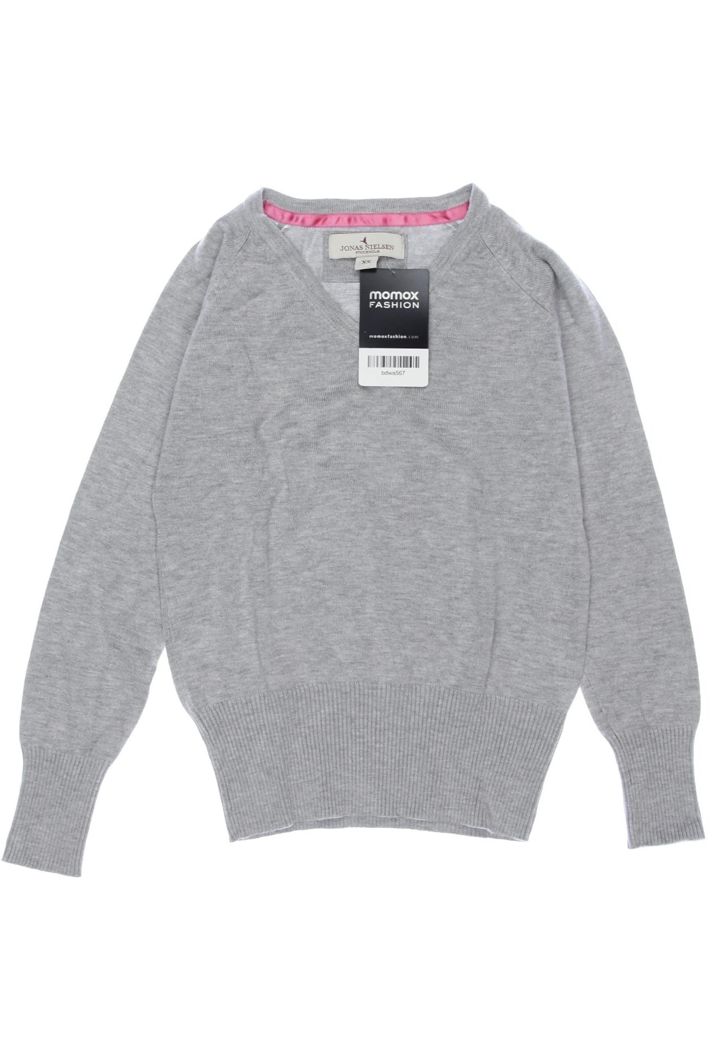 jonas-nielsen-madchen-pullover-grau-f2bcdb35-13f7-44a2-bd8a-f5063b3a04e7-image-0