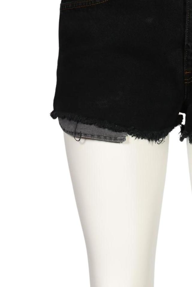 levis-damen-shorts-schwarz-8517ee30-88ff-45d2-bace-25bef15baae6-image-2