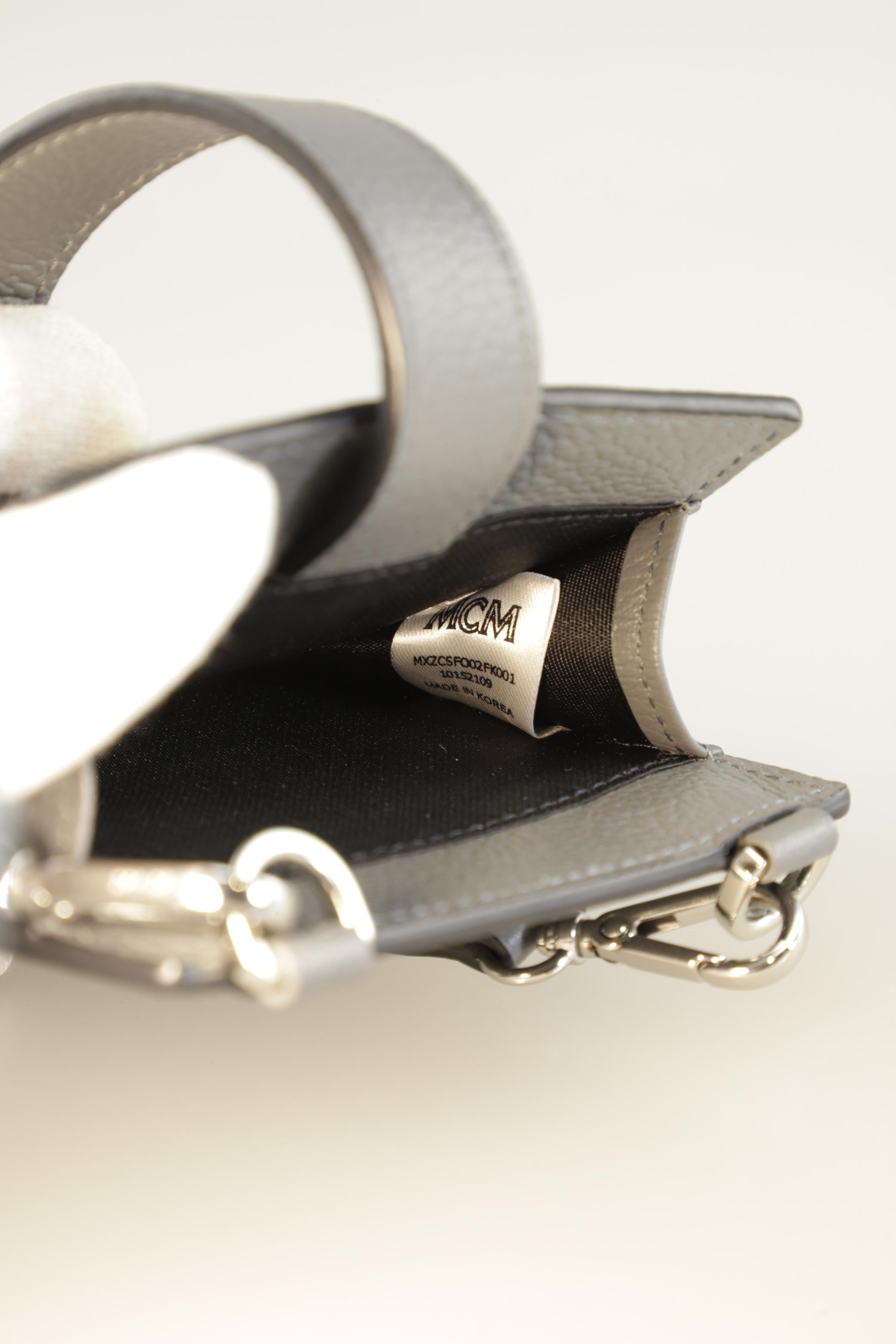 mcm-damen-handtasche-klein-leder-grau-61d1b2d3-b354-453d-a195-c34908206189-image-3