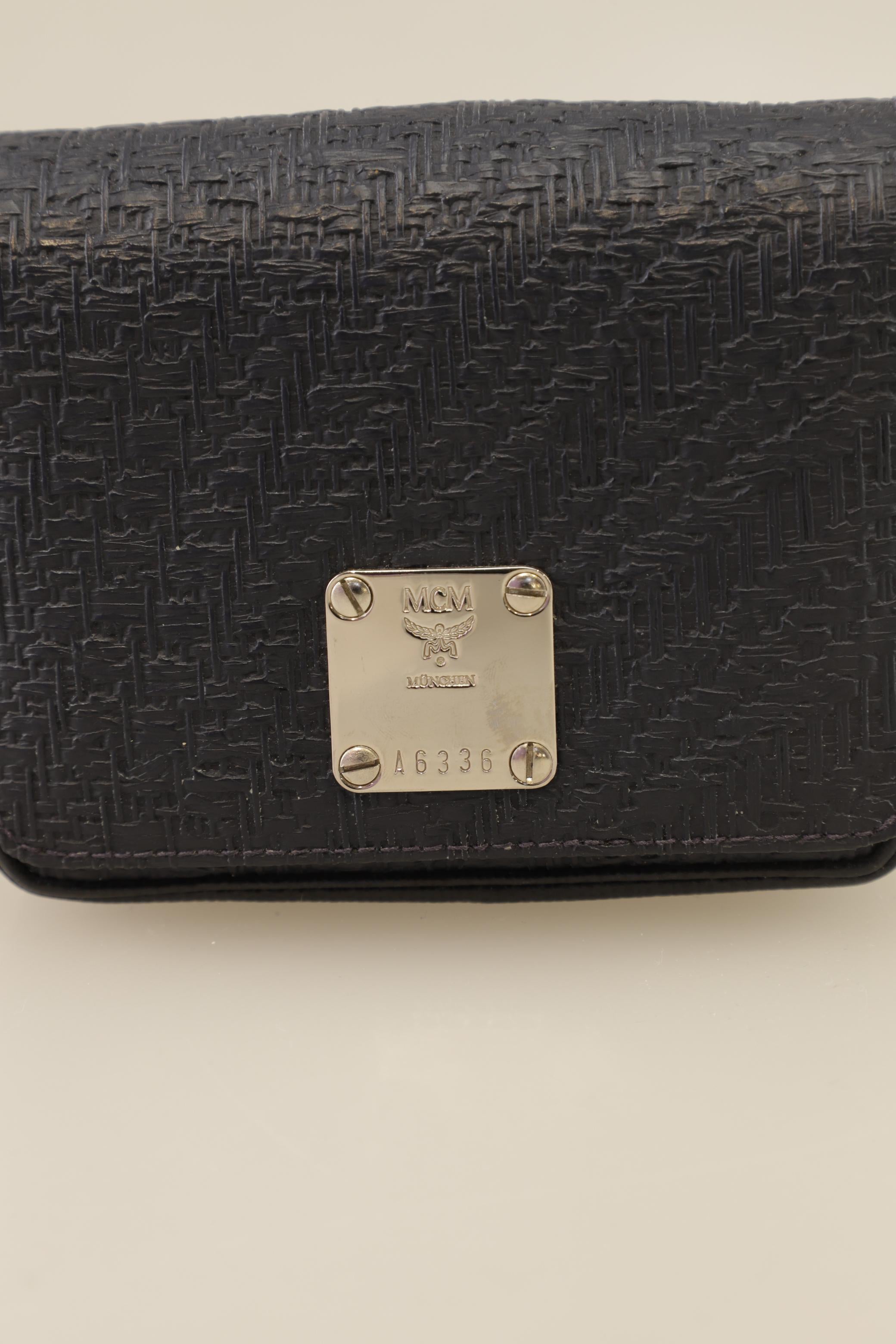 mcm-damen-handtasche-klein-leder-marineblau-a9935fad-7c33-4738-ad52-8e0a5fd86dd9-image-3