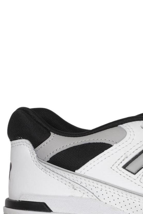 new-balance-damen-sneaker-weiss-a823c8c2-261c-48fb-877d-302456e12d51-image-1