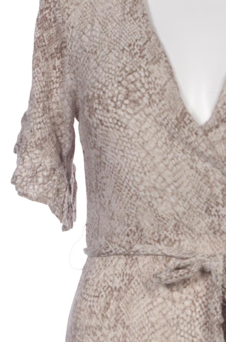 oysho-damen-kleid-beige-9969b90a-9d8c-4d95-9e2f-45df15abbe6b-image-2