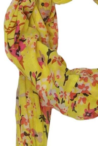 pieces-damen-schal-oder-tuch-gelb-e5df6a5d-25c2-4951-8a85-1c3876a1c72e-image-1