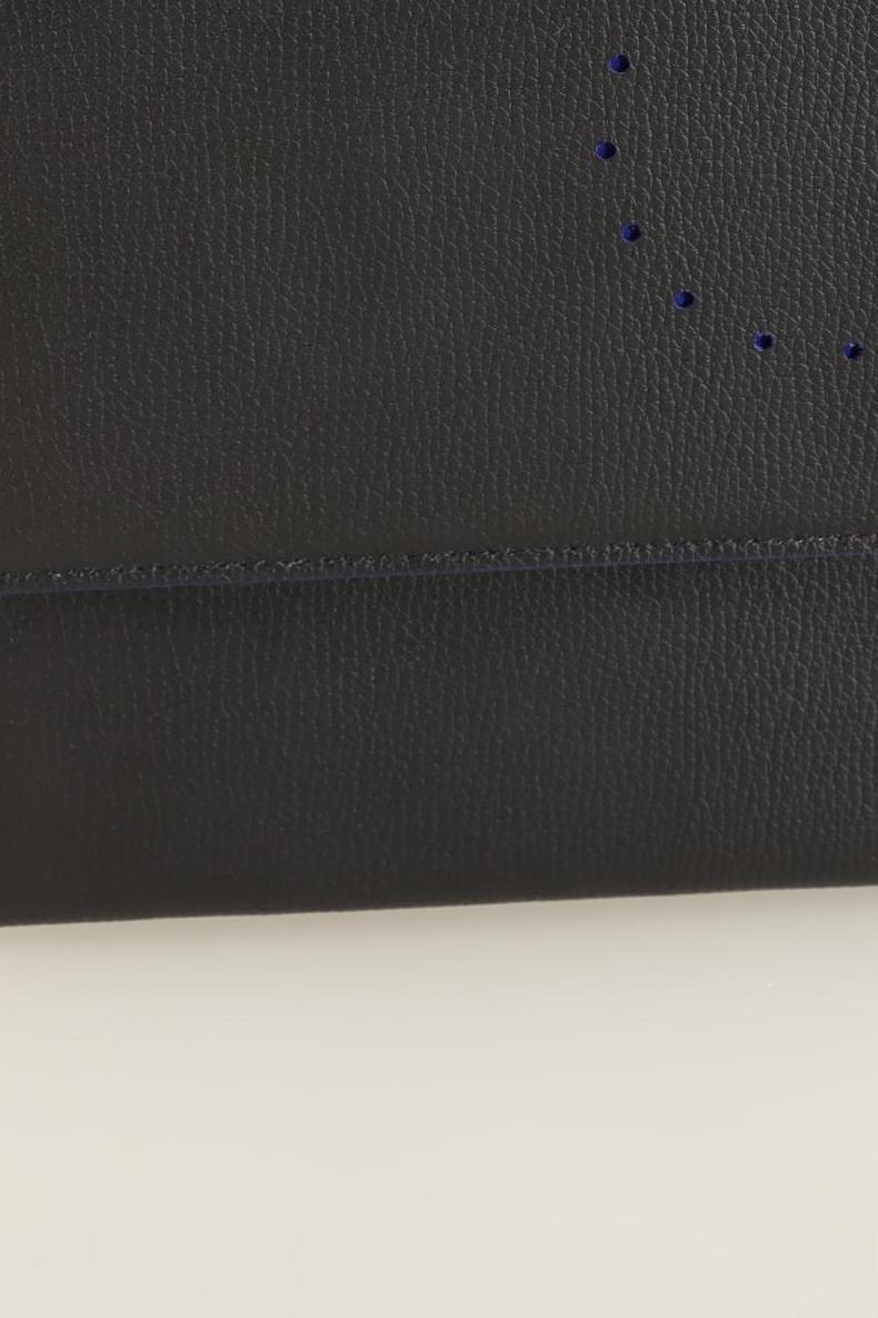 salvatore-ferragamo-damen-handtasche-klein-leder-schwarz-d0364f27-5958-4776-ad37-49bf106d5d3a-image-3