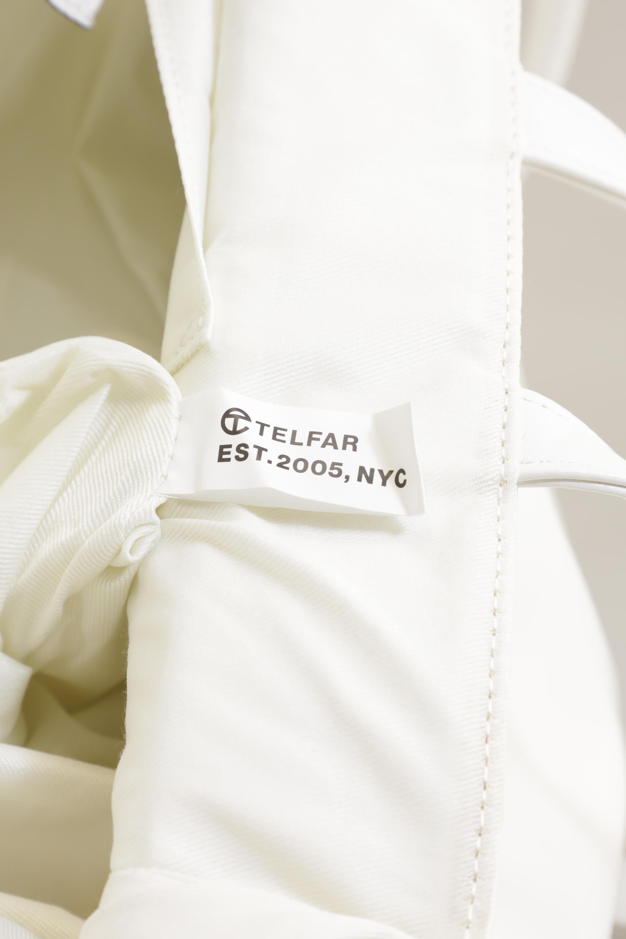 telfar-damen-handtasche-gross-weiss-614fcaa7-2657-4f9f-b447-77134a632e0f-image-3