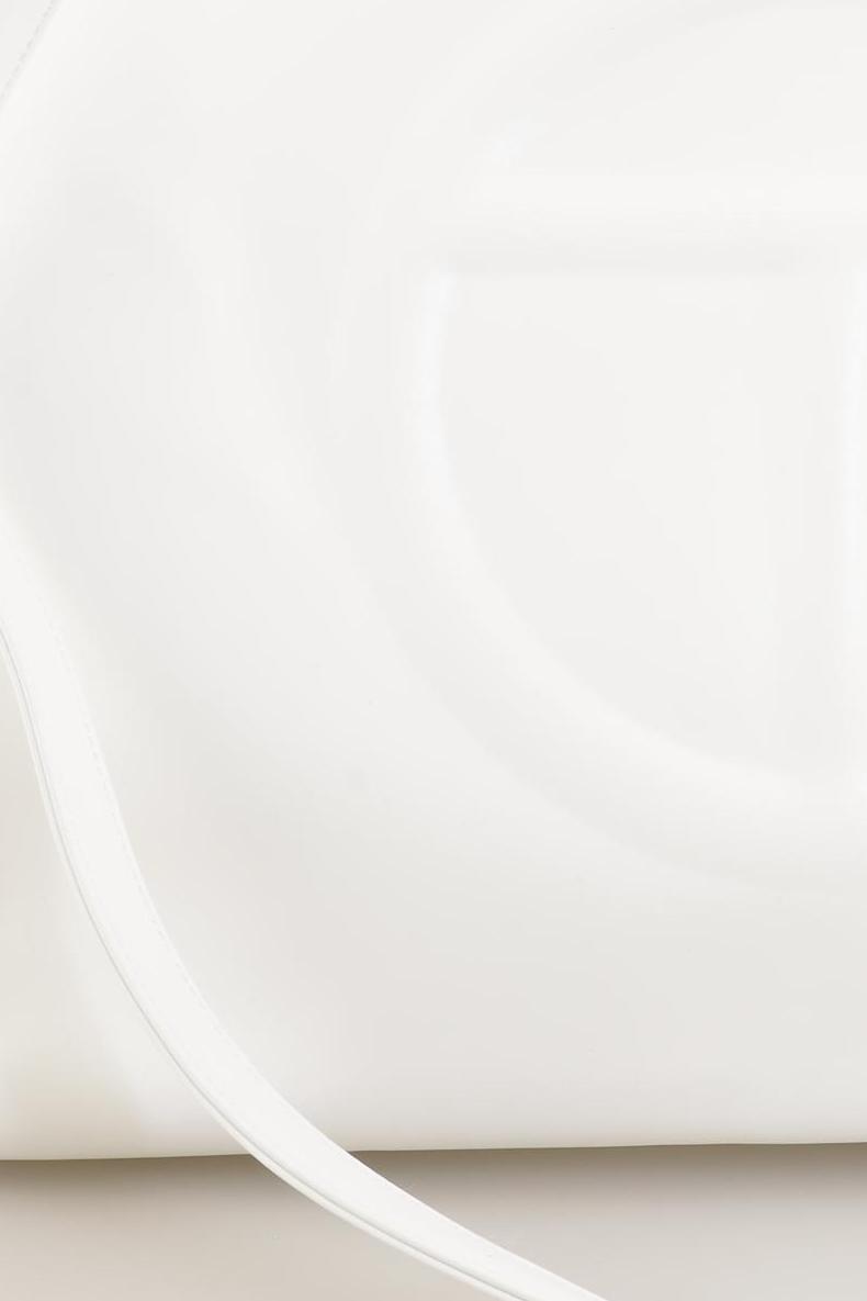 telfar-damen-handtasche-gross-weiss-614fcaa7-2657-4f9f-b447-77134a632e0f-image-4