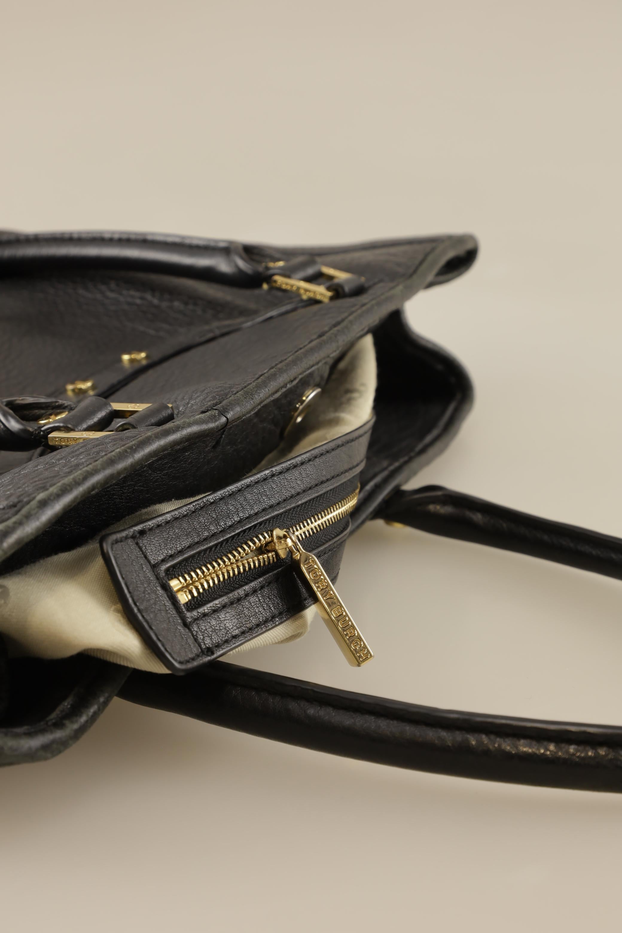 tory-burch-damen-handtasche-gross-leder-schwarz-df802c6f-413a-48f1-a36f-fd1cf4d8e2ac-image-2