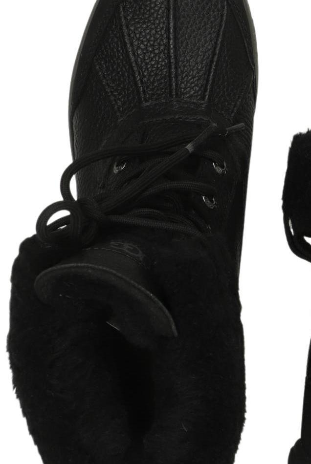 ugg-damen-stiefel-schwarz-549e8b0f-b12b-452b-8a49-3030e6d88245-image-1