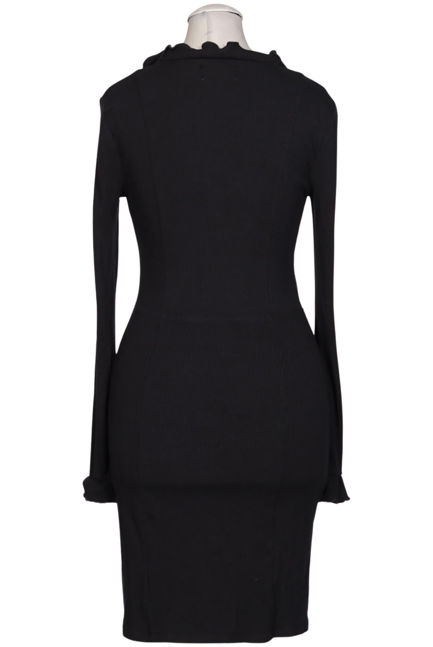 urban-outfitters-damen-kleid-schwarz-7d0375f2-1043-4f8e-82ea-cd257469927b-image-1