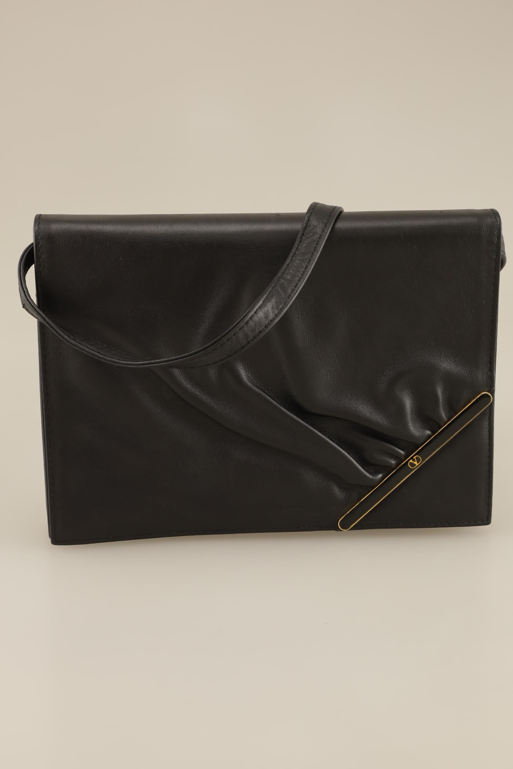 valentino-garavani-damen-handtasche-klein-leder-schwarz-e96c6136-f03d-46a7-9378-1db3b0727b2b-image-0