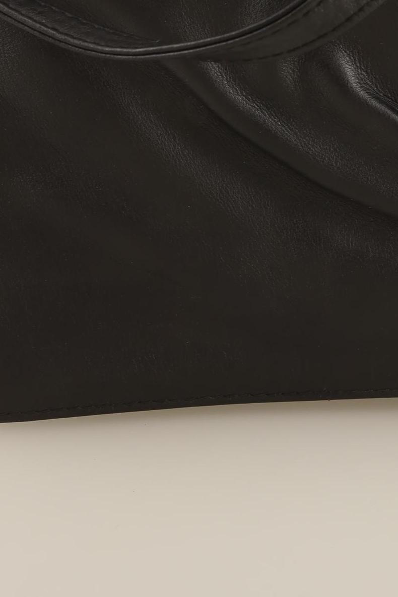 valentino-garavani-damen-handtasche-klein-leder-schwarz-e96c6136-f03d-46a7-9378-1db3b0727b2b-image-4