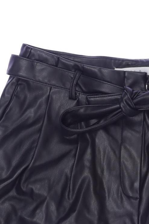vila-damen-shorts-schwarz-d513e36d-ec54-41b5-b5a2-ec137dab9af2-image-2